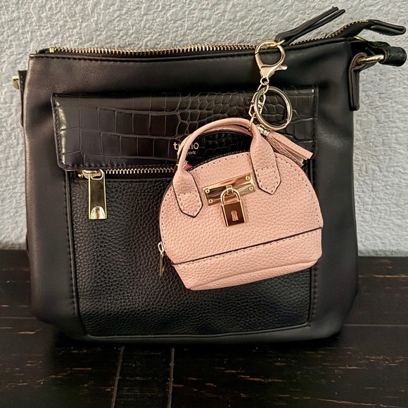 NEW Mini Keychain Handbag with Tassel and Keychain Coin Purse Pink - Picture 3 of 7